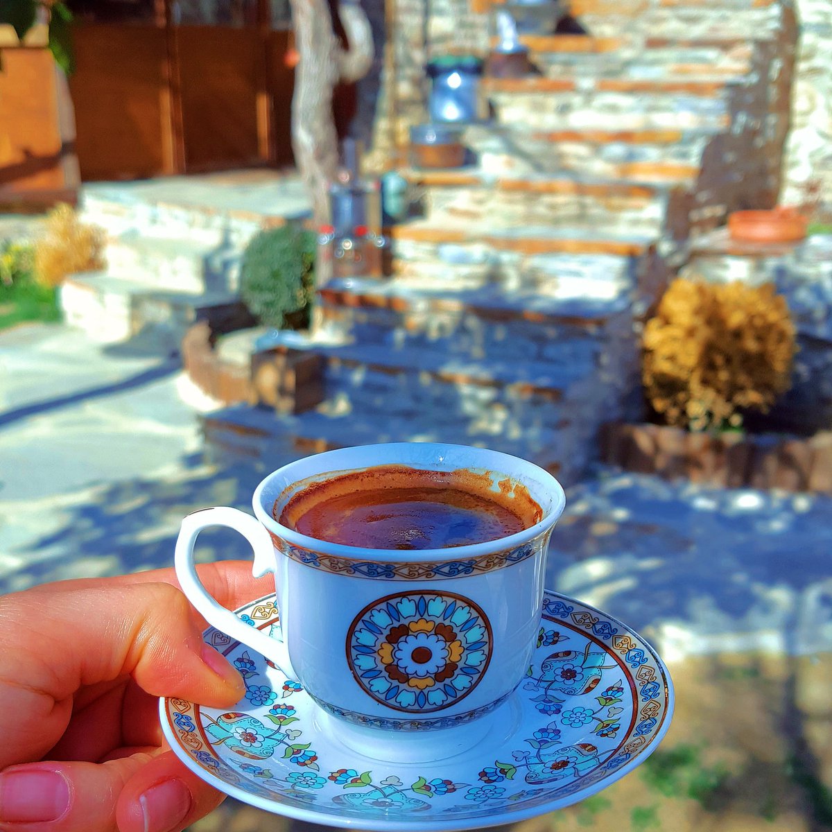 Acaba akşam  rüyâmda Yakub'un merdivenini görüp, dünyada  olup biten her saçmalığın kaç yıl içinde sona ereceğini de anlarmıyım😕#türkkahvesi