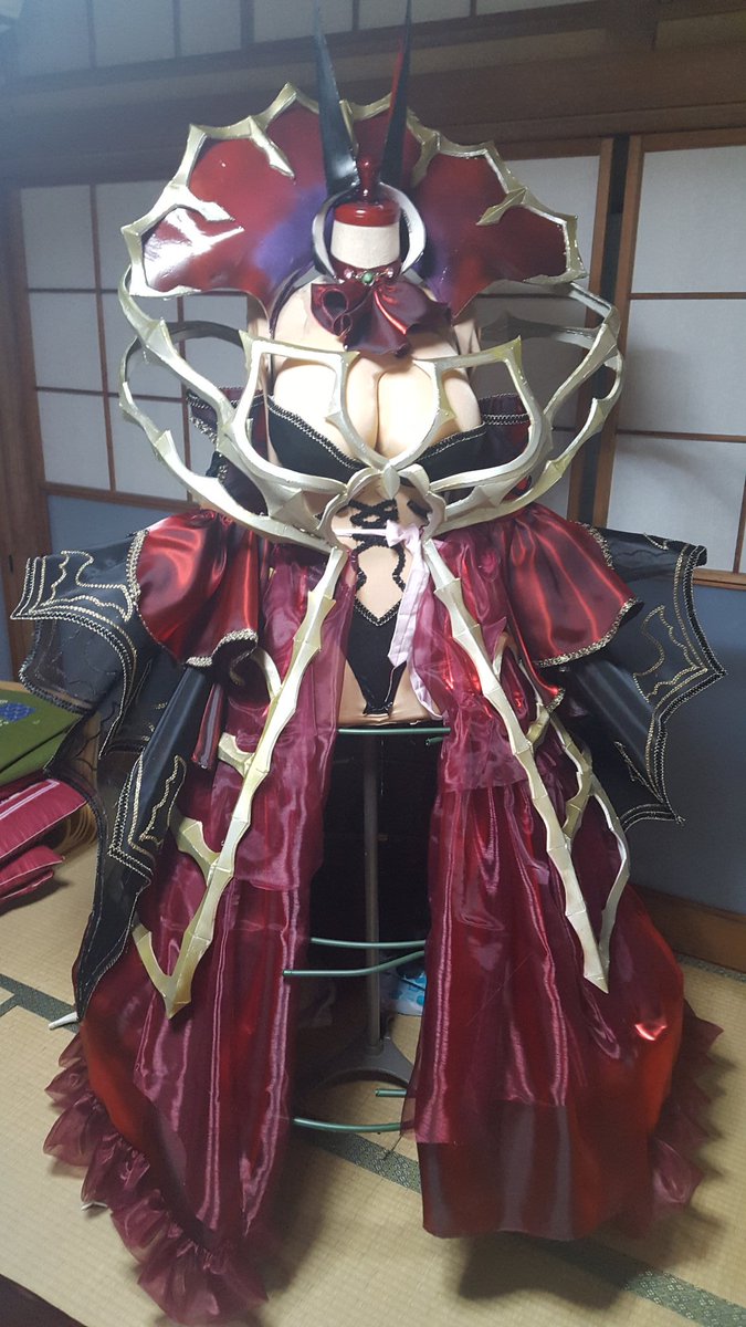 hummel827's tweet photo. まだ作ってる途中ですけど明日はワンフェスでカーミラやってきます☺
無事に着れるのかこれ(^q^) https://t.co/a7FHGX1c6d