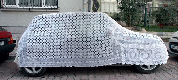 - Бабо, немам заштита за колата.
- say no more...