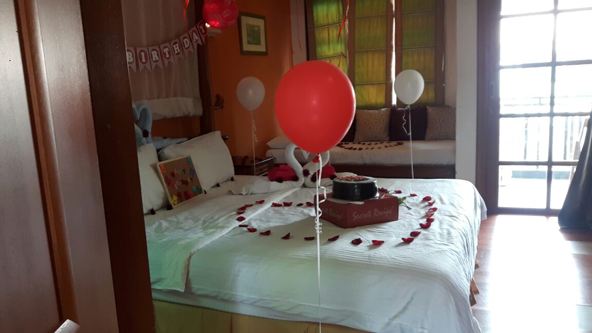 AimanCrystal's tweet photo. 18/2/2017 Deco happy ☺ birthday. Lexis PD. NS. TQ. MY FRIENDS. https://t.co/JMLiMRmjh6