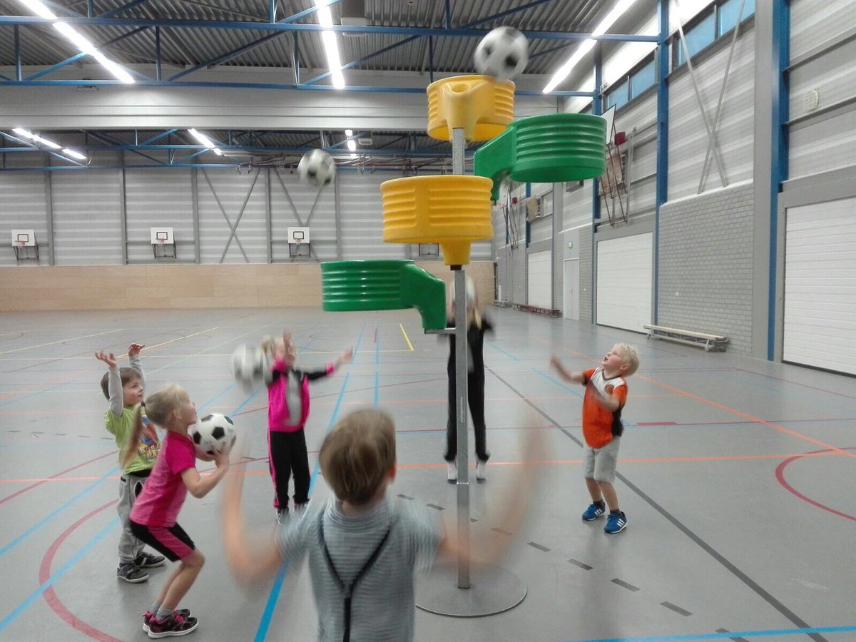 KVHuizen's tweet photo. Voor het eerst in gebruik bij onze Kangoeroes, onze nieuwe kidskorf van @Multikorf https://t.co/p5VKFuvDml
