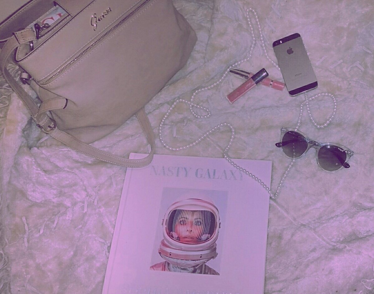 __althea_'s tweet photo. @sophiaamoruso   @GUESS  @voguemagazine @LOrealParisUK  @NastyGal  @GIRLBOSS   ⚡😎😋 https://t.co/zLLi9oERtt