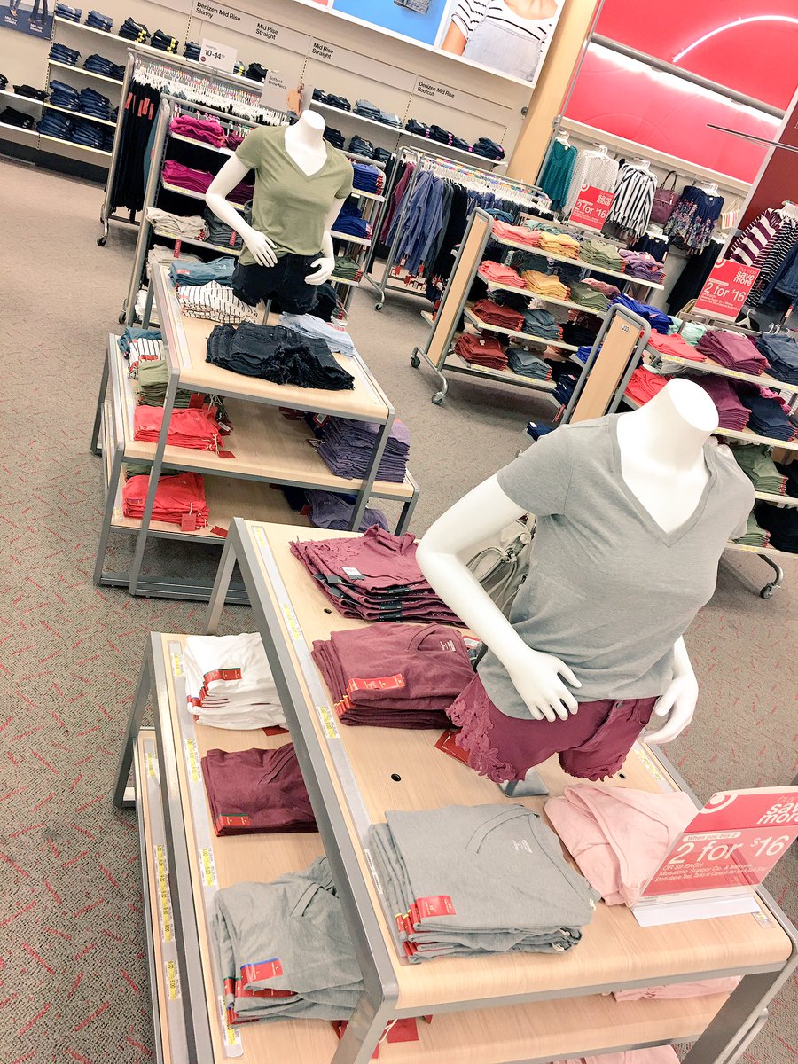 Angie_StyleETL's tweet photo. #notsobasic anymore! ππΌβ¨π° #vmtl #vmtlmagic #rtw #mossimosupply #t2326 #retailisdetail #workitliterally https://t.co/fhwQv9g7Pp
