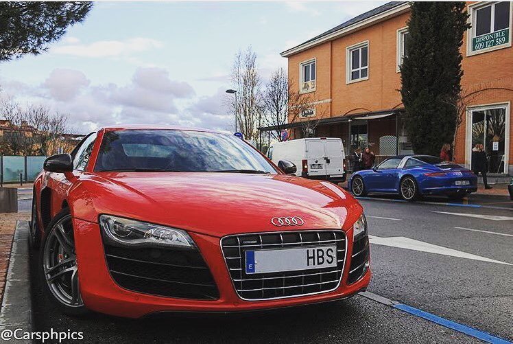 audidriven's tweet photo. Your kind of neighborhood?
-
#Audi #R8 #Porsche #911Targa
----
pic @carsphpics
oooo #audid… https://t.co/LLHfHNr2nH https://t.co/Ze3E0LVjY9