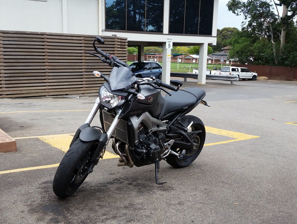 KennedCafe's tweet photo. I was rehydrating at the Kirrawee Bowls Club on a hot #RidedayFriday - when I spotted this Yamaha MT09 847cc triple https://t.co/LnWyK38sSv