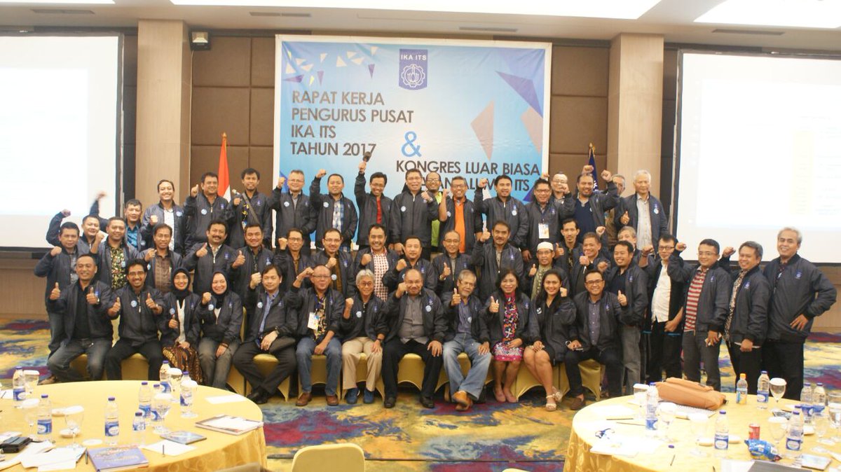 alumniits's tweet photo. Alumni @ITS_Surabaya siap memberikan kontribusi terbaik bg almamater, masyarakat & bangsa Indonesia #Raker2017 #Jakarta #ITSUntukIndonesia https://t.co/COUaWLYRTa