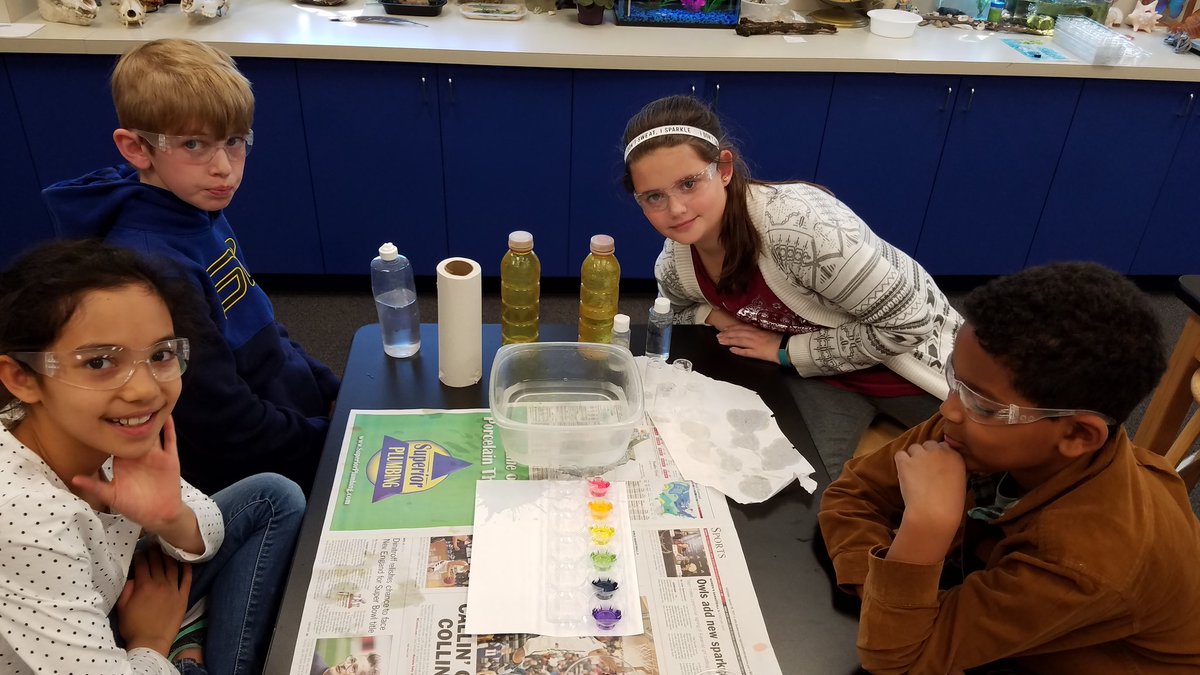 drholly56's tweet photo. #walkerlearns Weird Sciece classes practiced pH testing skills on a variety of liquids, distinguishing common acids and bases. https://t.co/toLlqlB8pL