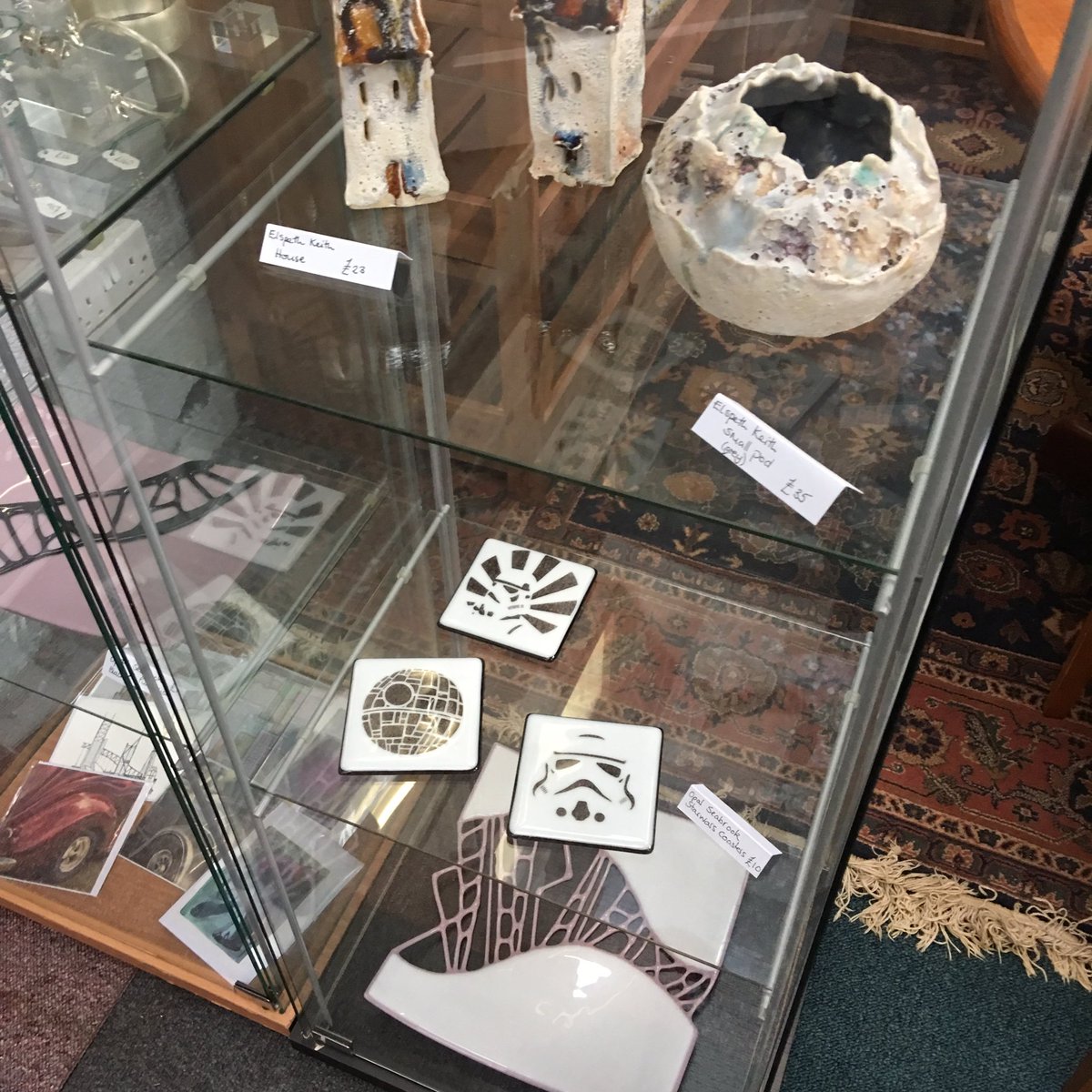hillaryt29's tweet photo. And today https://t.co/h80EVLwo1B @StAlbansDNews @StAlbansTourism #hvafmbr #hertsartist @starburstglass @hvaf #vintageemporium #hatfieldroad https://t.co/EhX5ZYbAo2