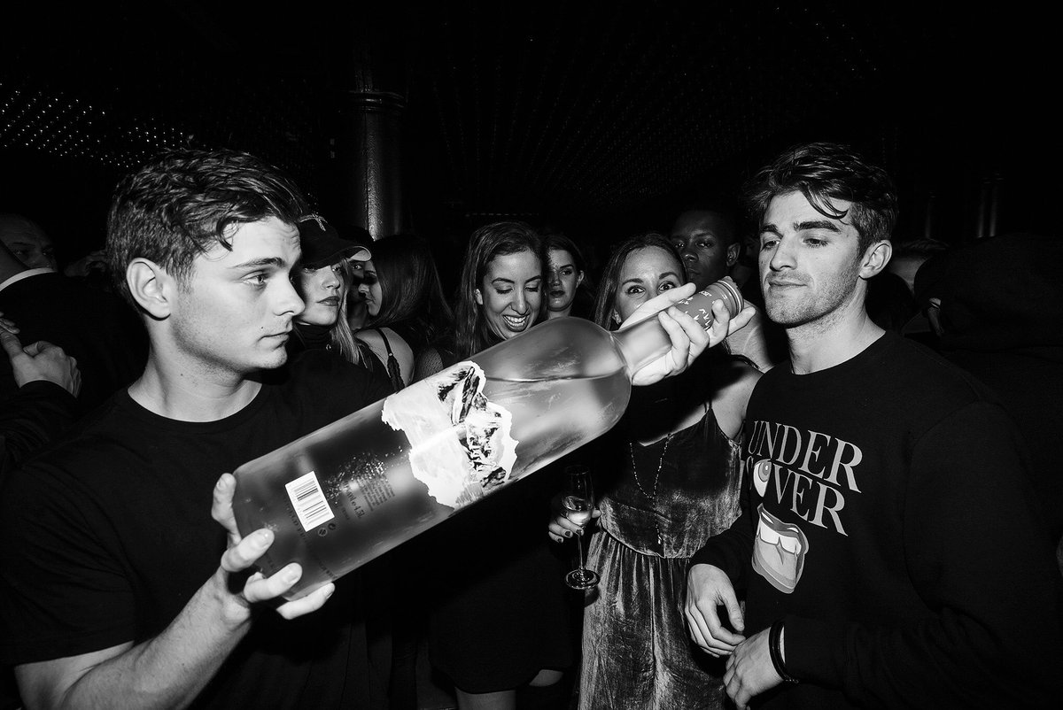 drewtaggart's tweet photo. Pls no. @MartinGarrix https://t.co/fWf7JvIeEL