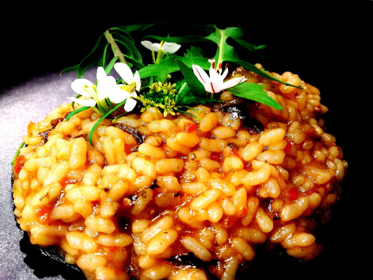 DavidArizaAbad's tweet photo. Presión,pasión,puesta en valor #arroz de hierbas #silvestres Diplotaxis,Sisymbrium,Taraxacum,amaranthus arroz #mediterráneo #freelandcook https://t.co/62439pFoio