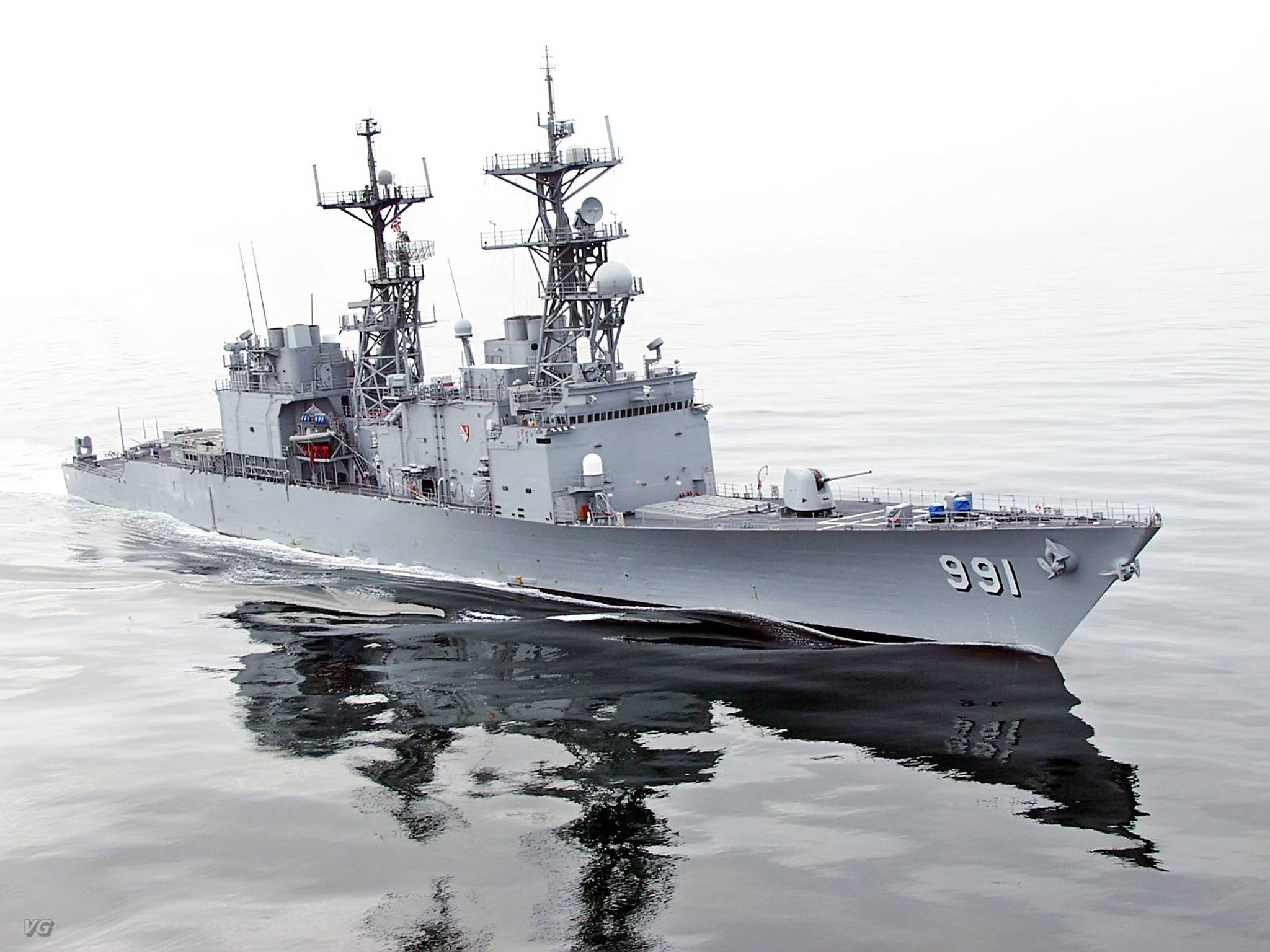 陸海空の兵器bot в X: „スプルーアンス級駆逐艦(米) 排水量9100t