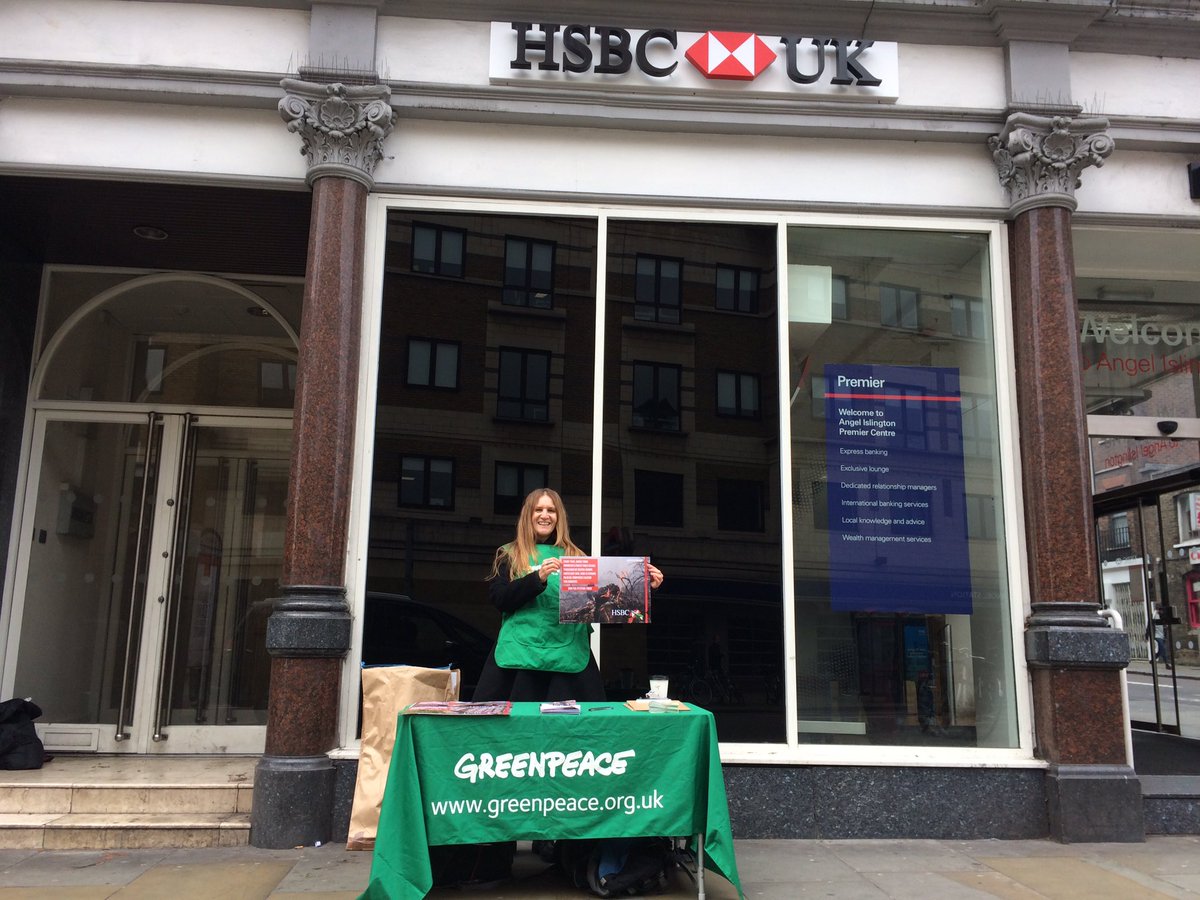 GPShoreditch's tweet photo. Just set up outside @HSBC_UK Angel for our Palm Oil rainforest-saving campaign! #HSBCexposed https://t.co/3TsAwOHOpv