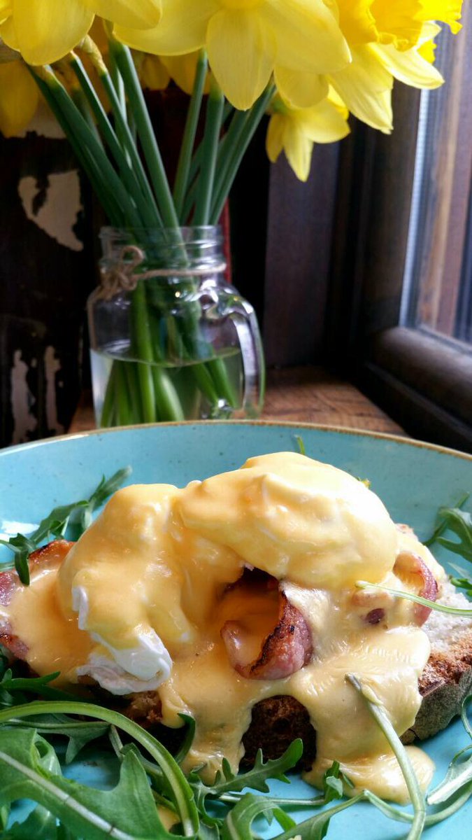 ScoffersKitchen's tweet photo. #deliveroo orders on their way !! Or , eat in ! #scoffers #claphampicturehouse #clapham #battersea #battersearise #northcoteroad #sw4 #sw11 https://t.co/JC7PCQqejg