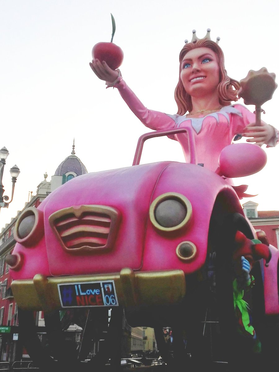 touristissimo's tweet image. #Nice célèbre son carnaval sous le soleil #iloveice #nicemoments #Cotedazurfrance #nissalabella