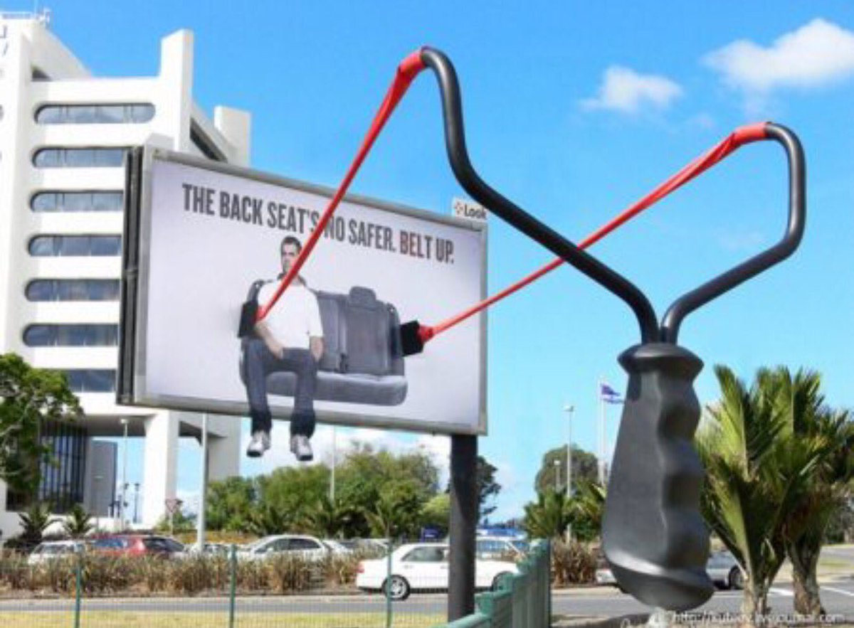 4meWrite's tweet photo. Good safety message: "The back seat's no safer. Belt up." Awesome #3Dgraphic #billboard. Created by #ClementBBDO in Australia in 2008. https://t.co/S3Et1vB7yp