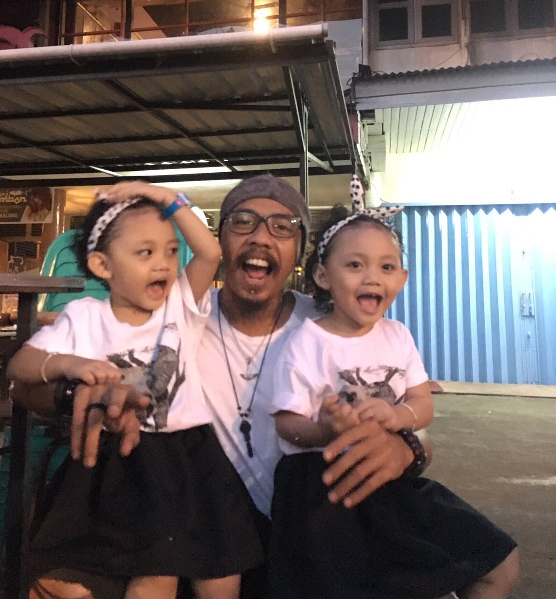 iPunkwahaha's tweet photo. mungkin bahagiaku tak sebahagia kalian.. #selowjakboy #owraidz https://t.co/I5PZPRuNn2