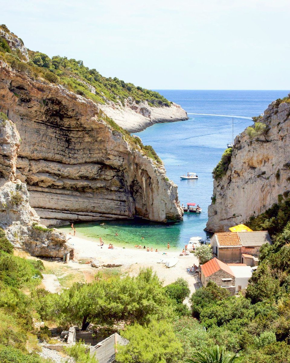 domagojsever's tweet photo. European best beach 2016 - Stiniva, island Vis #croatia #croatiafulloflife #travelblog #nature #travelblogger #natgeo https://t.co/xW28PItwqY