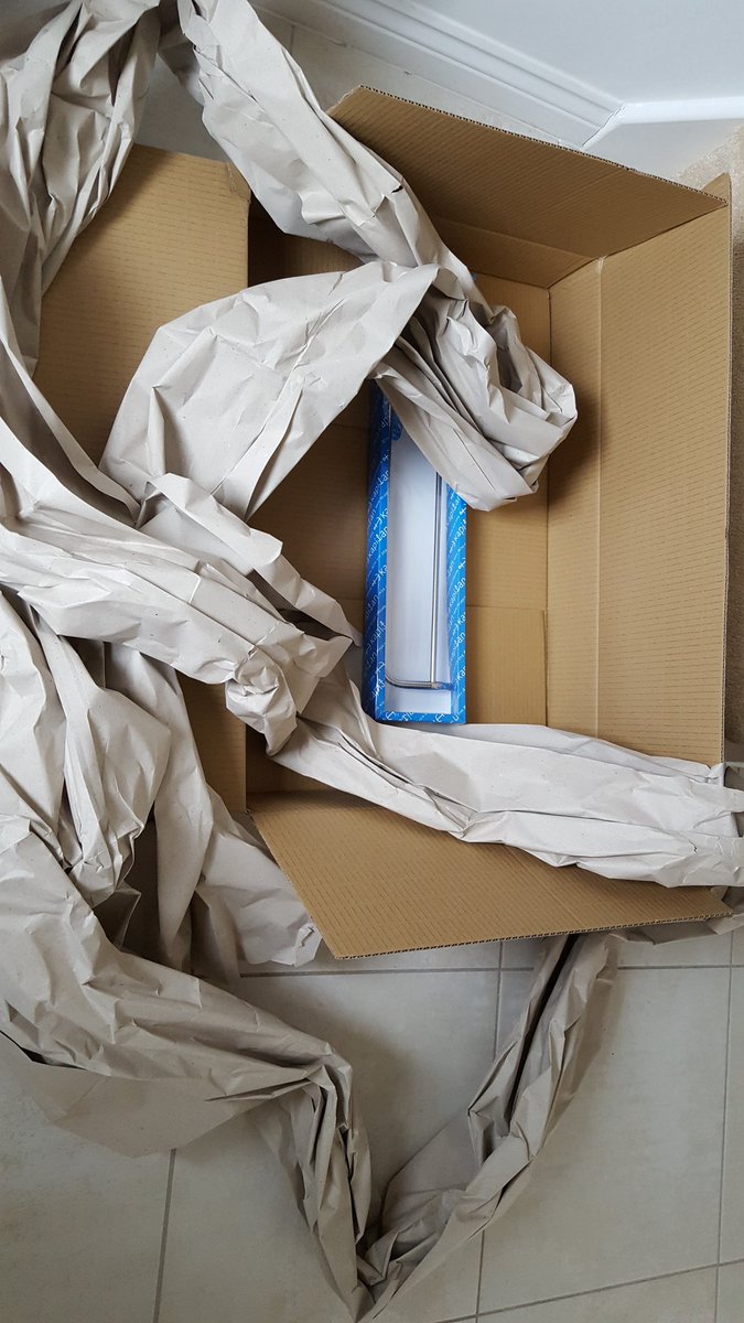 aves98_judy's tweet photo. Seriously @AmazonUK? There's over 6m of paper padding here @AmazonPackaging https://t.co/UKxHWPvgpb