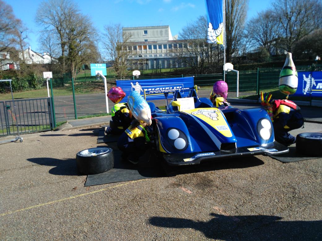 Raid_CS's tweet photo. Le record à battre : 24s02 ! @michelinrecrute @Raid_CS #NND2017 https://t.co/cUqC7M9CGg
