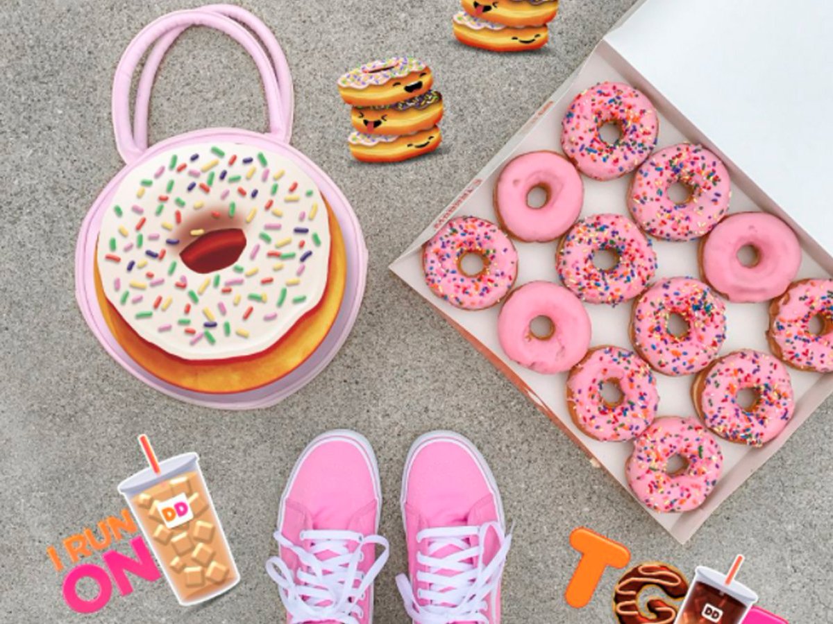 dunkindonuts_nl's tweet photo. Share the Dunkin' love met de nieuwe Emoji's en download ze in de Itunes store! #dunkinlove #stickers #emoticons #dunkindonutsnl https://t.co/N4p4MtGQdi