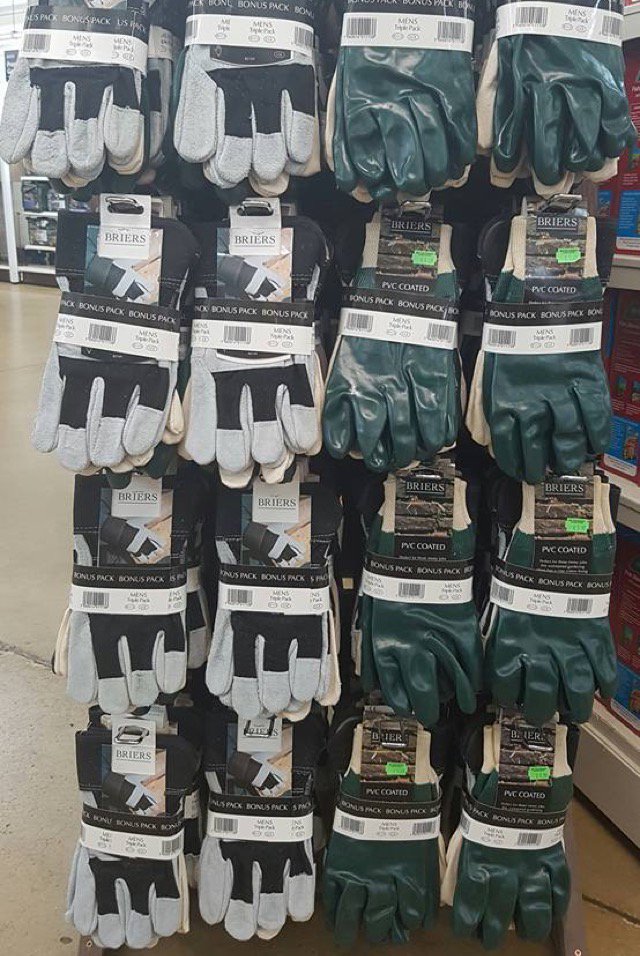 MiltonErnestGC's tweet image. We have a Briers gloves and secateurs set for £9.99 and bonus triple packs of gardening gloves for £5.49 (RRP of £8.97) #SpringPruning