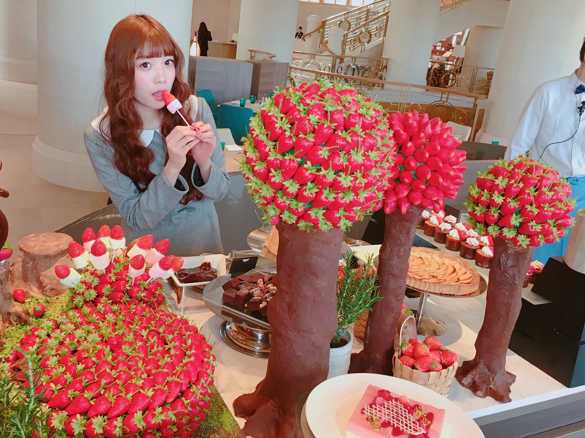 nuage_web's tweet photo. 上野瞳ちゃんの連載『ビュッフェなのにヘルシー？！ヒルトン東京のホテルビュッフェがダイエット中の人にもオススメな件！』https://t.co/rmoqJsaEy1 
#ダイエット #上野瞳 https://t.co/tsskH91opP