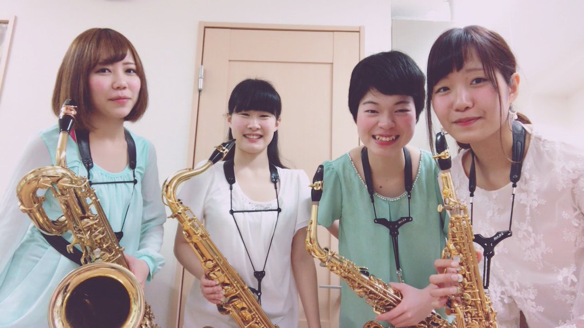 BREMEN_SAX4's tweet photo. 今日は デイサービスにて
演奏させていただきました！
利用者��方々も一緒に歌ってくださったりと楽しい本番でした⭐︎
春休みもどんどん演奏活動がんばります！！🎷💕 https://t.co/xjmFGOIsg2