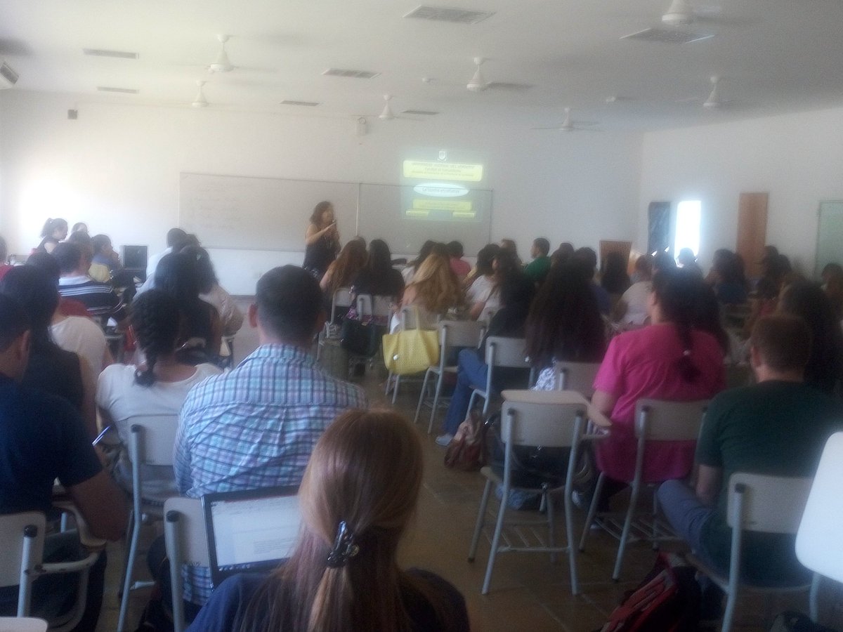 FernandezGrac's tweet photo. Prof Educ Sup Fac de Humanidades Lo que se habla, discute y estudia en Didáctica Maite @PatoDemuth @erikayamila209 https://t.co/WjEhmehteR