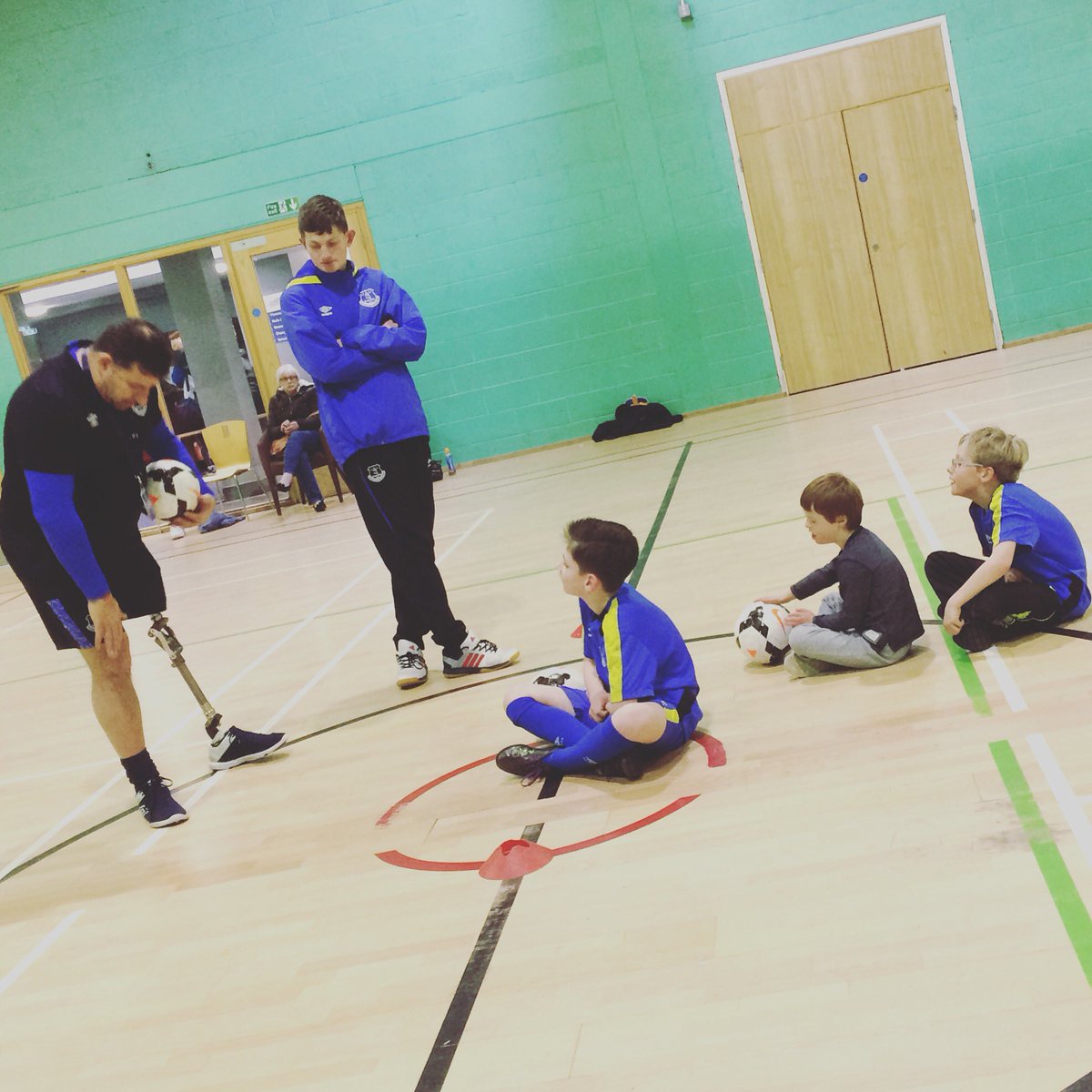 LivingWithFin's tweet image. ⚽️ for all