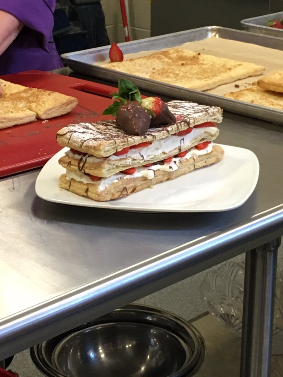 GumbleJennifer's tweet photo. Just for fun Mondays!  Chef Trina rocks!! https://t.co/bH0SpBX9yo