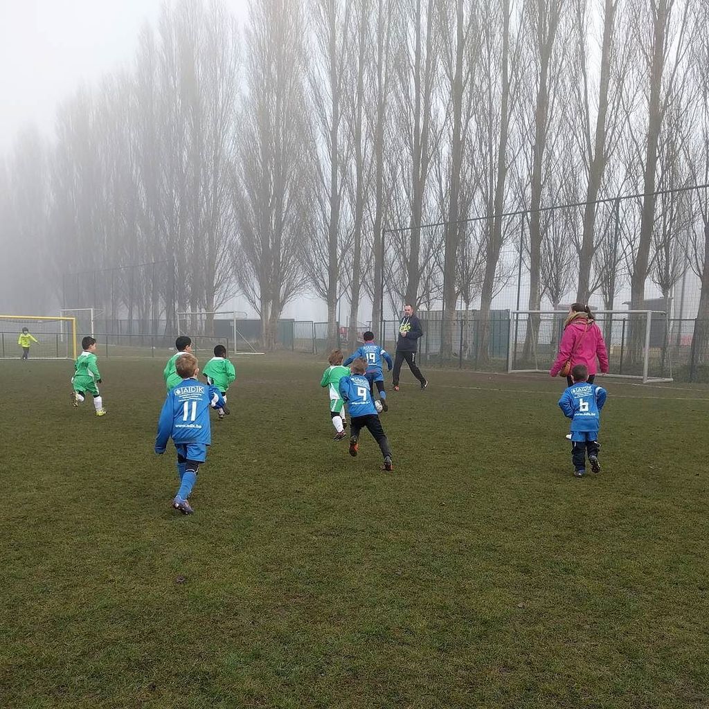 enidbalemans's tweet photo. Wat ik doe op zaterdagochtend.... ⚽
#voetbalmoeder #support https://t.co/xnzSnwugBf https://t.co/fk8gi5aK8x