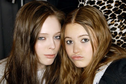 Casidman's tweet photo. #CoHati is ❤❤❤ Love you both @cocorocha @BeePrinsloo © @vsangelsbrasil https://t.co/wYsEyEc4SE