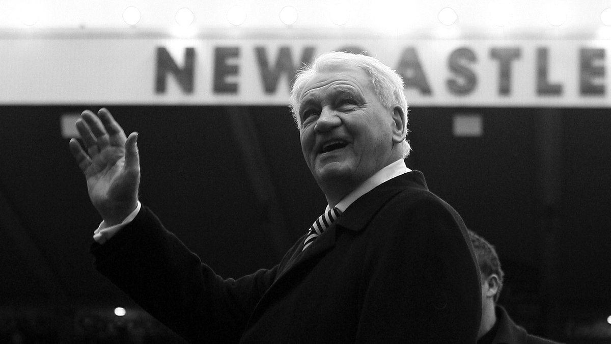 NUFC's tweet photo. Happy birthday, Sir Bobby. A legend of our game and our club, he would have been 84 today. #NUFC https://t.co/JuI1nY3Ahg