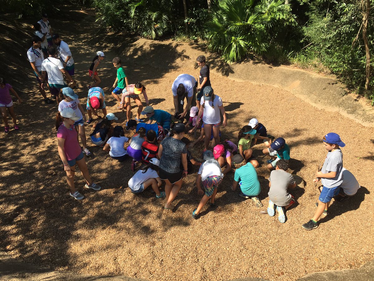 mscchase's tweet photo. Amazing adventures with students helps build friendships and learning! https://t.co/4Y4E9qHDga