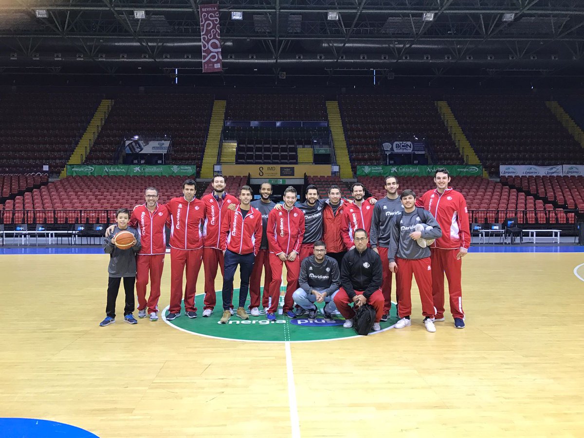 cbbaza's tweet photo. 30' para que empiece un gran partido en el mítico pabellón San Pablo de ACB contra @canteraBEP Real Betis. Suerte equipo https://t.co/ufEX90lcQu