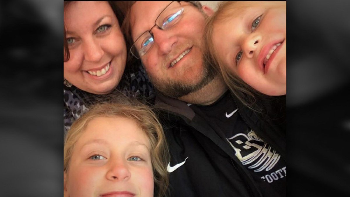 KCTV5's tweet photo. 3,000 attend Blue Valley head coach Eric Driskell's funeral https://t.co/4Q5WEpWpX5 https://t.co/6N2Fh0bNkr