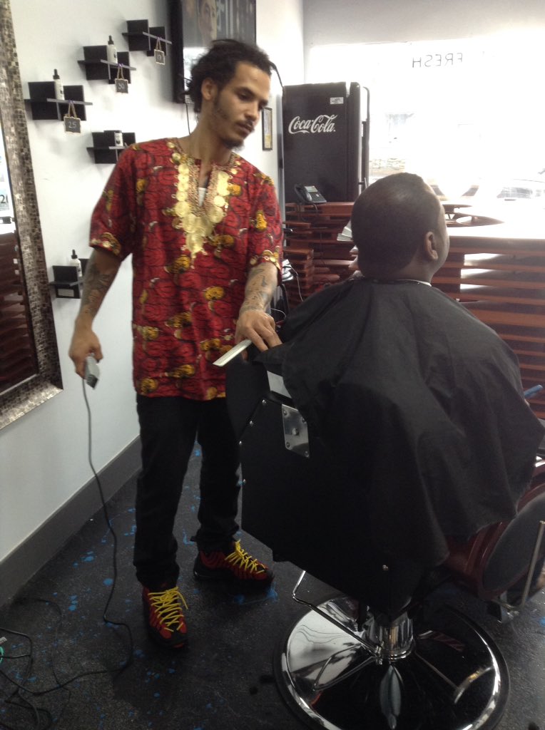ArtOfFreshMiami's tweet photo. @ArtOfFreshMiami it's not just style it's a lifestyle #miamibarber #Retro https://t.co/52TuSHjCfe