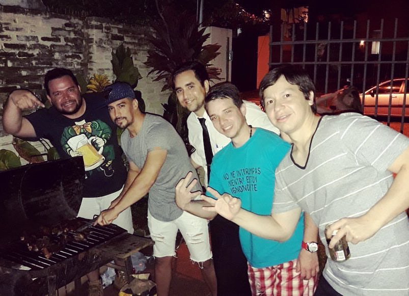 lrtita's tweet photo. @MoliniersReal Súper asado!!!! #promo2003 #cnc #compañeros #secundaria 👨🏽🎓 #party #fun #Paraguay //// 😋😘 https://t.co/ipRiwgPqfU