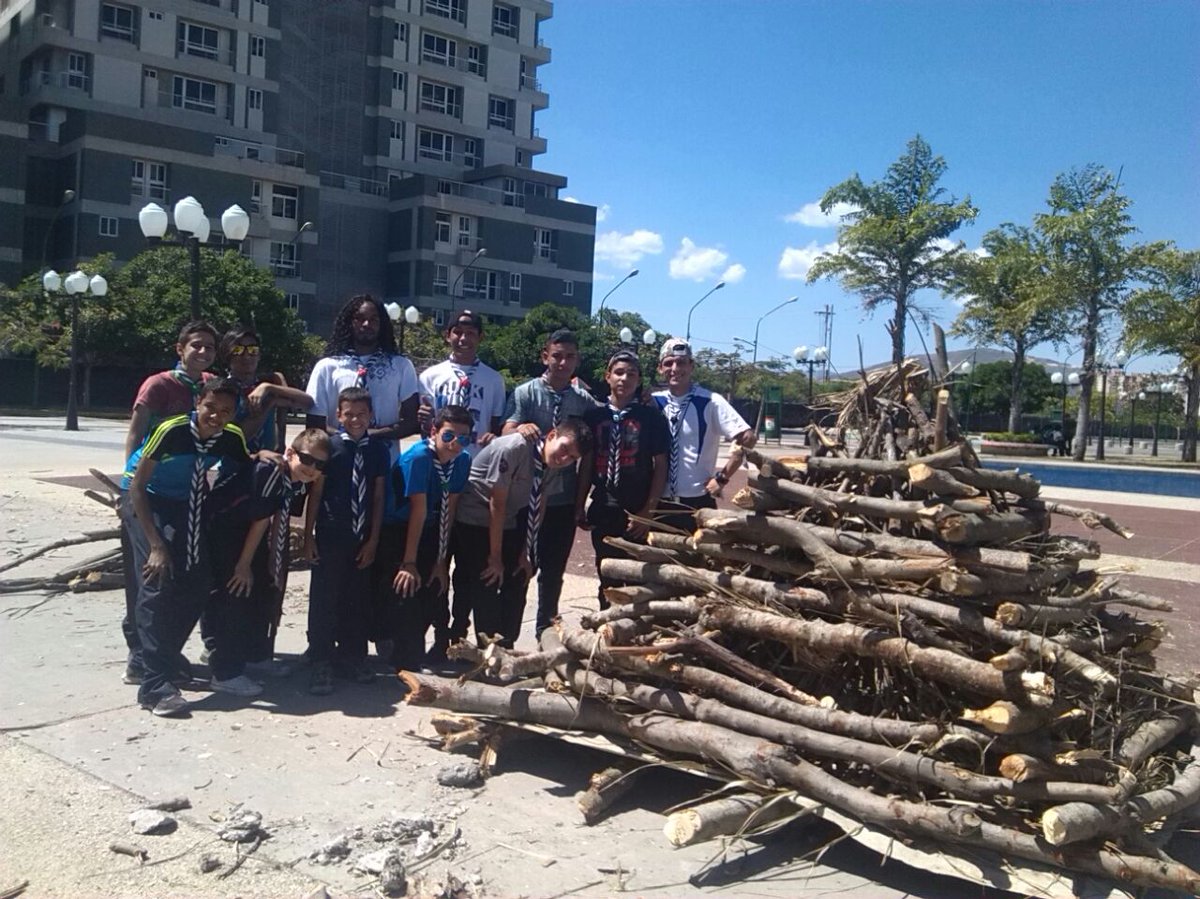 funkyMONcho's tweet photo. Así nos preparamos para este #SabadoScout
En el Paseo Juan Guillermo Iribarren
#MeGustaBQTO
#BQTOjoven
#ScoutsVenezuela
#ScoutsIAR https://t.co/0vPyrOga1F