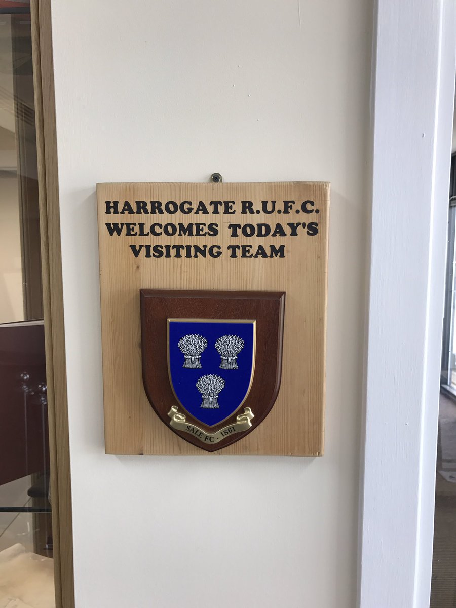 lecturerscott's tweet photo. Away day!! #dogs @salefc https://t.co/Wz2VK1gUl4