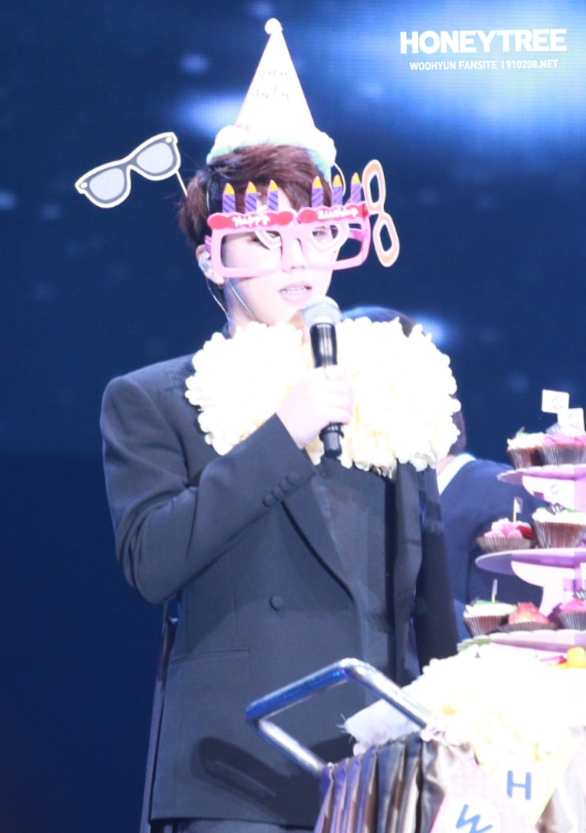wh_honeytree's tweet photo. 170218 INFINITE FAN MEETING TOUR BANGKOK #우현 🐝  태국에서 하는 생일파티 🎉🎉🎂🎂 HBD WOOHYUN !💙 https://t.co/dt0o0vuEM5