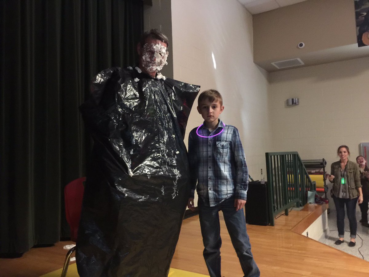 MacedoniaMiddle's tweet photo. Every kid's dream... https://t.co/ag2OtjlSJY