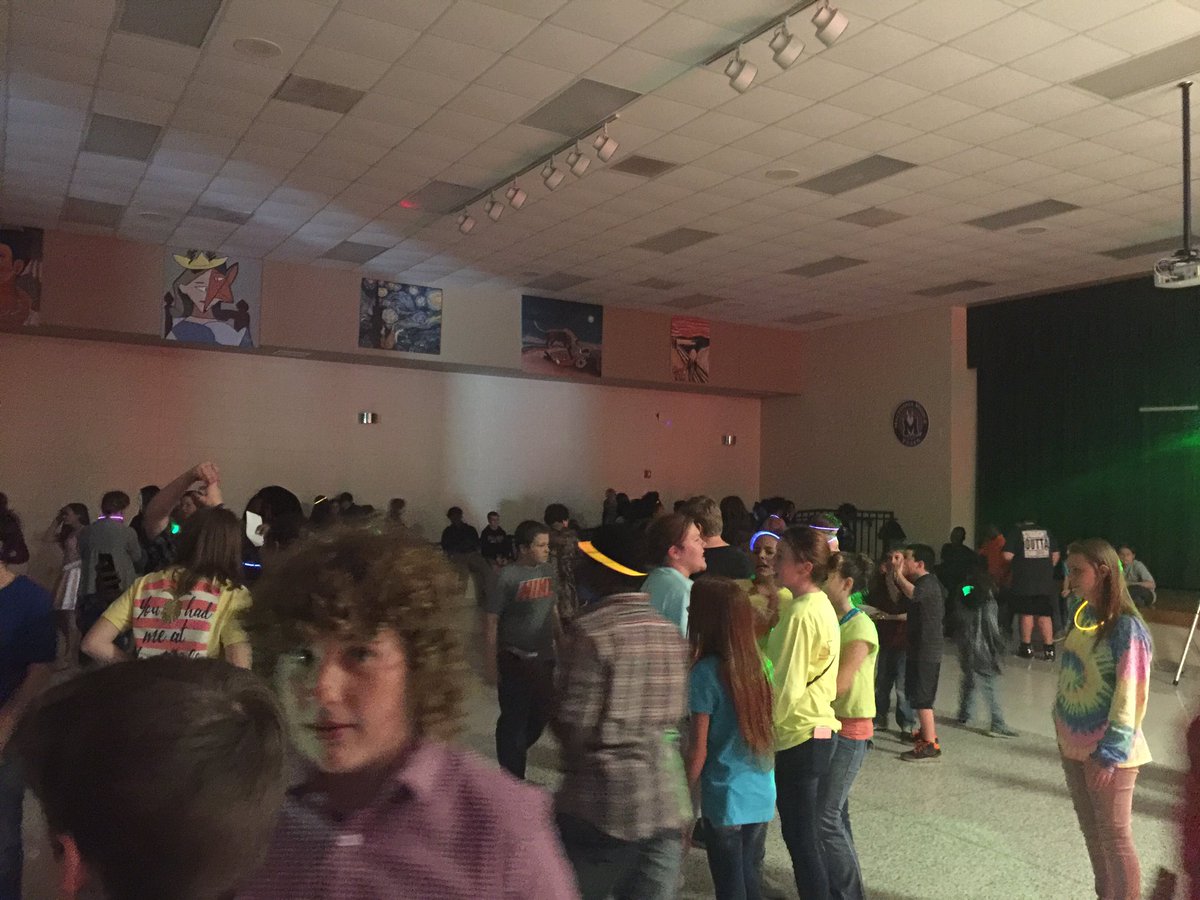 MacedoniaMiddle's tweet photo. Friendship Dance https://t.co/BRJyRy4uki