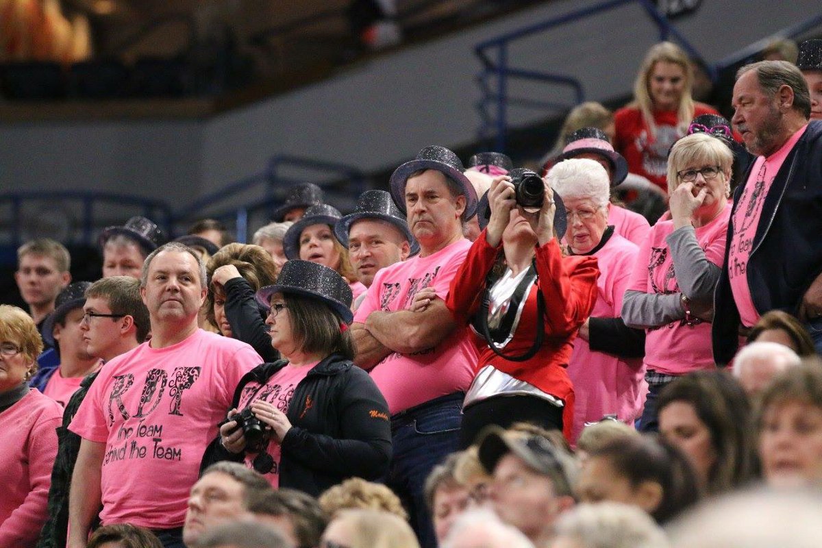 TheHamptonNews's tweet photo. Let's get LOUD Randolph! Our girls need to hear you today! #RDT #RANDOLPHROCKETTES #StateDance2017 @RocketsNews195 https://t.co/VJSD5till5