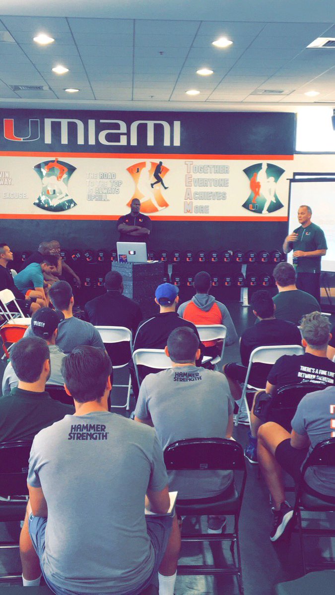 _Yirmeyahu's tweet photo. @MarkRicht @CoachFelder in the building today! #HSClinics25 #UMEdition #UGrind #GrindUniversity #ItsAllAboutTheU https://t.co/WuRnGYKzds