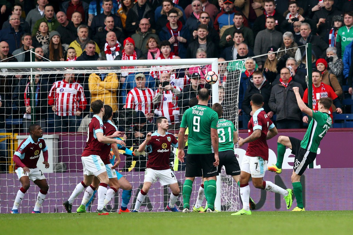 INCREDIBLE!

Lincoln beat Burnley to become first non-league club to reach the FA Cup quarter-finals in 103 years tlks.pt/XVXdGb