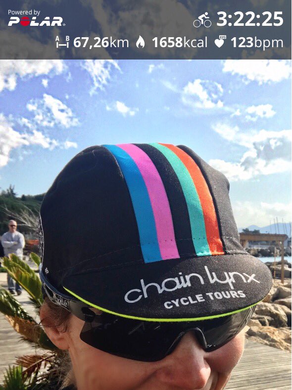 nathsimofficiel's tweet photo. Pendant que ça farte pour certains sur les pistes 🏂 ça roule pour d'autres ...🚴🏼#bike #sportsanté #freetoride @explorebyletour https://t.co/fr6Dg2Q07H