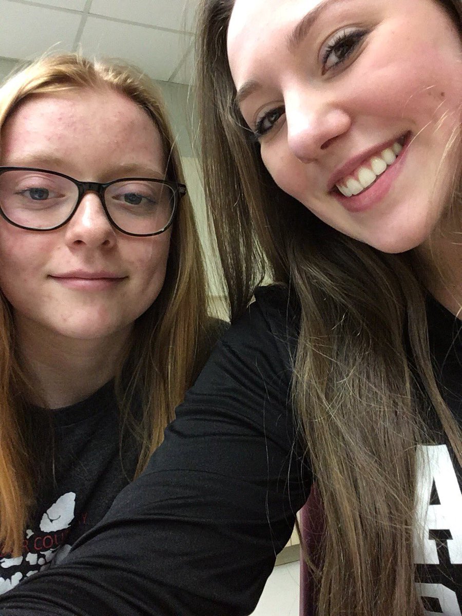 sandalli1's tweet photo. Happy birthday to one of my best friends!! I love you so much Jess I hope you have a great day❤🎉 https://t.co/XnEHDdRibw