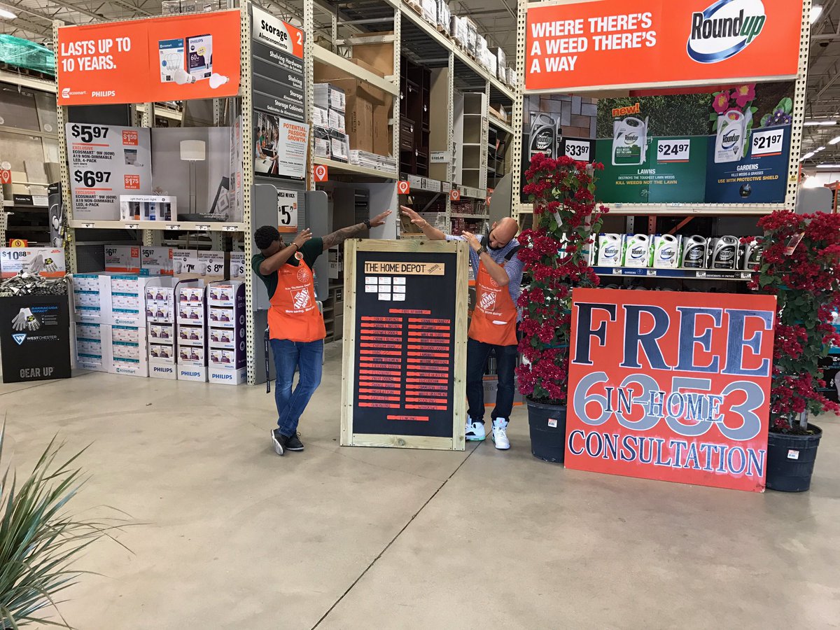 dejarnette22's tweet photo. #6353 Lead Event🤑🤑🤑We drive sales rain or shine!!!! https://t.co/hXQW63J6DT