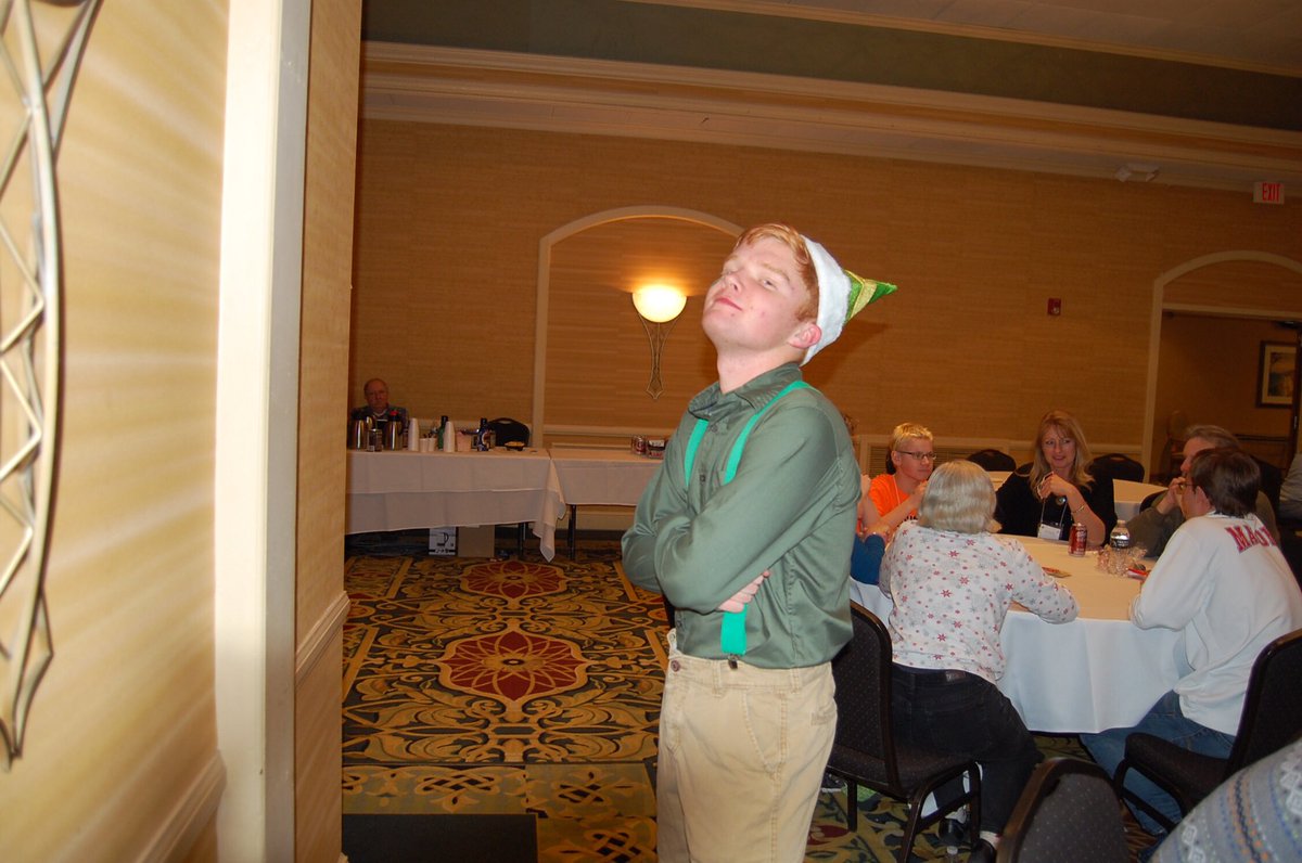 NEOSLYO's tweet photo. when you think you're a cool leprechaun https://t.co/9w0W0cNsLh